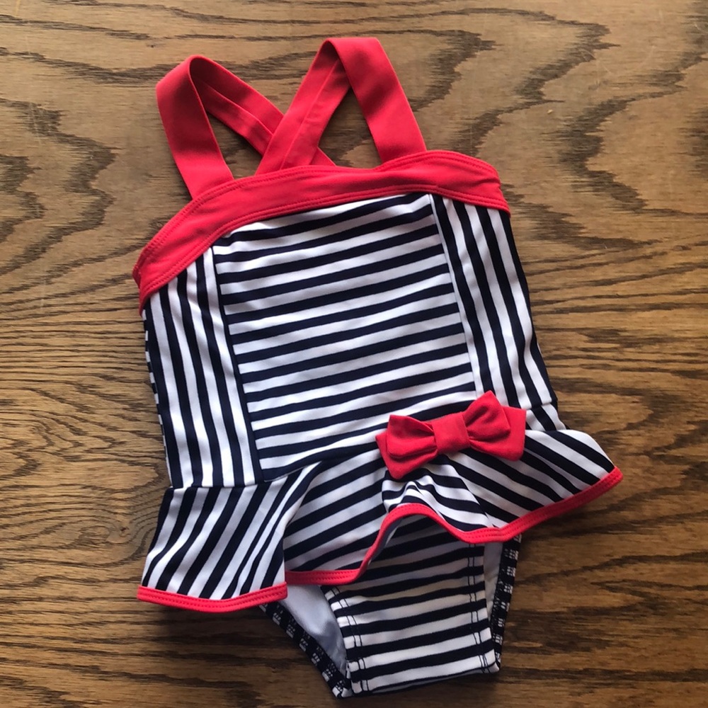 ⭐️ Cat & Jack girls one-piece swimsuit